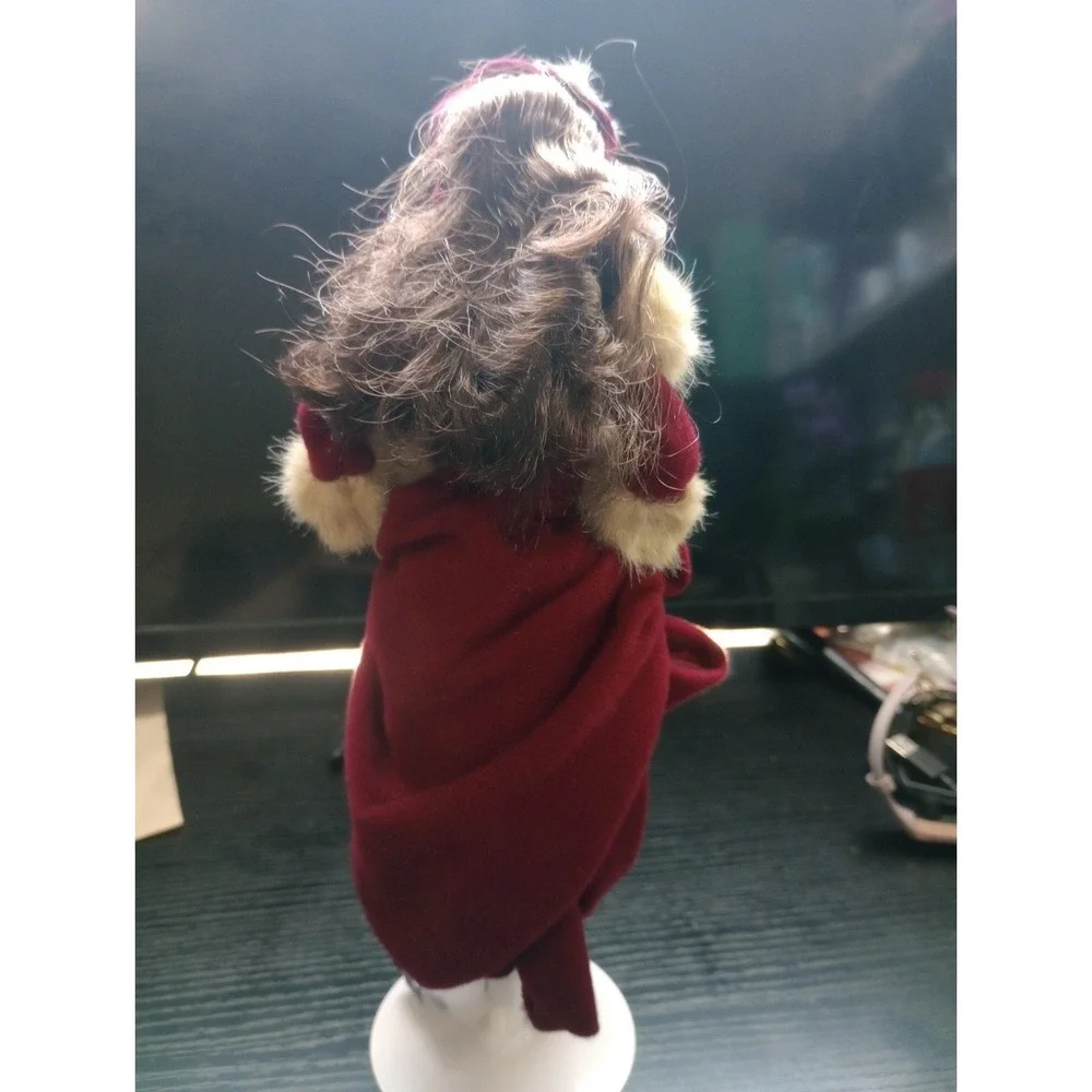 1994‎ Barbie Victorian Elegance Doll Mattel Burgundy Velvet Dress Ice Skates Fur